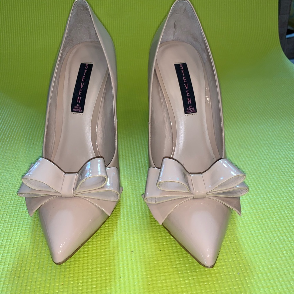 Steve Madden Patent Leather Bows